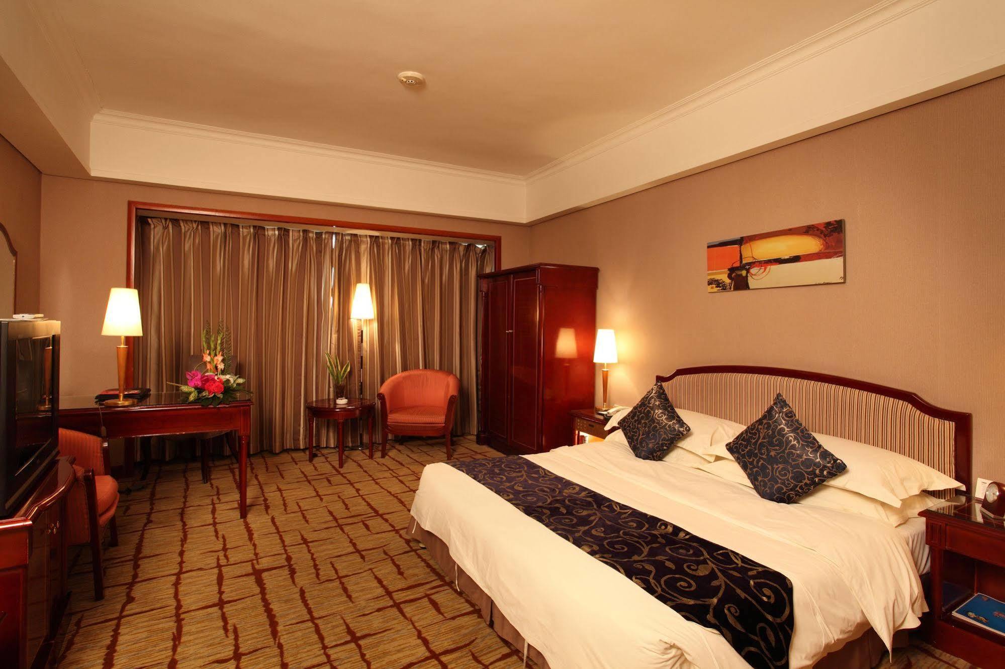 Weilai Conifer Hotel เจิ้งโจว ภายนอก รูปภาพ