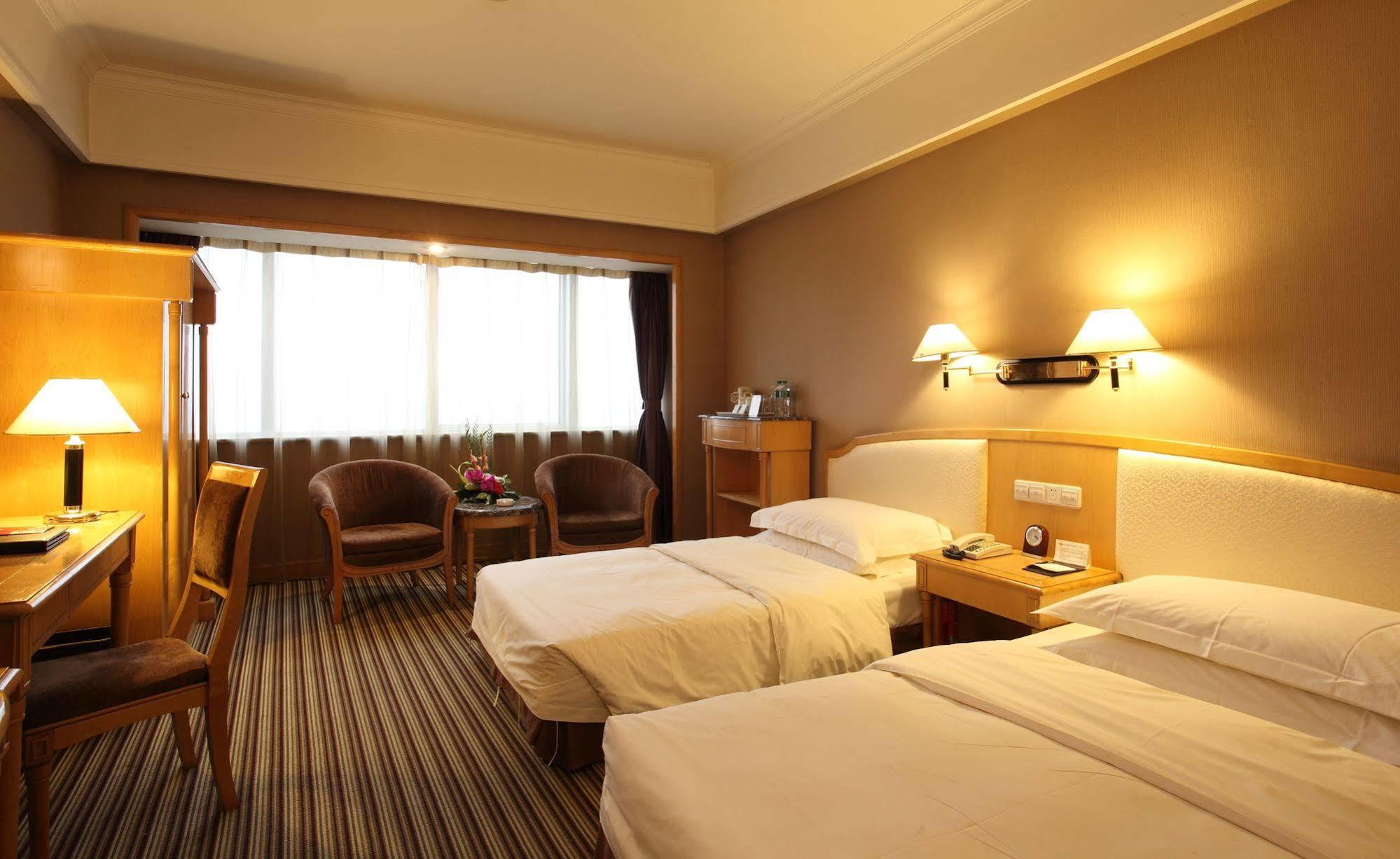 Weilai Conifer Hotel เจิ้งโจว ภายนอก รูปภาพ