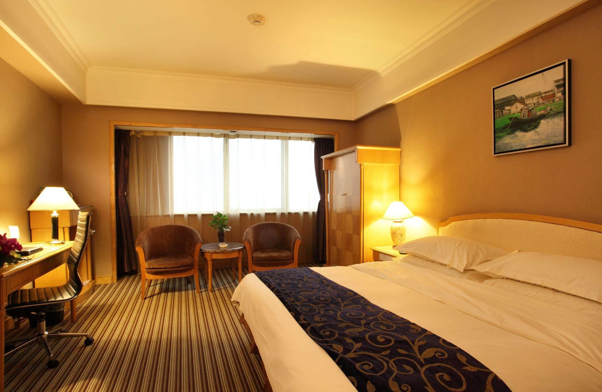 Weilai Conifer Hotel เจิ้งโจว ภายนอก รูปภาพ