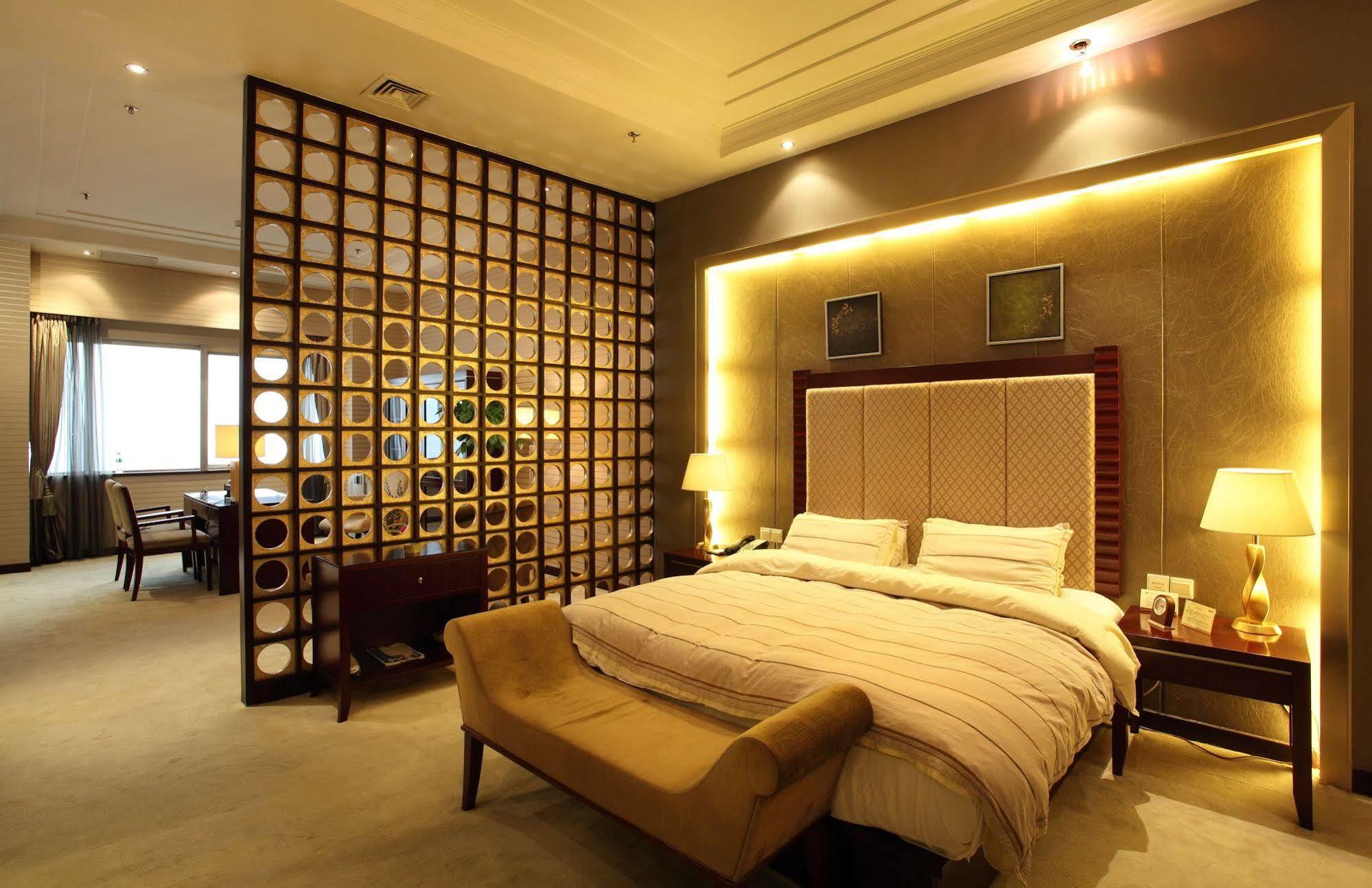 Weilai Conifer Hotel เจิ้งโจว ภายนอก รูปภาพ