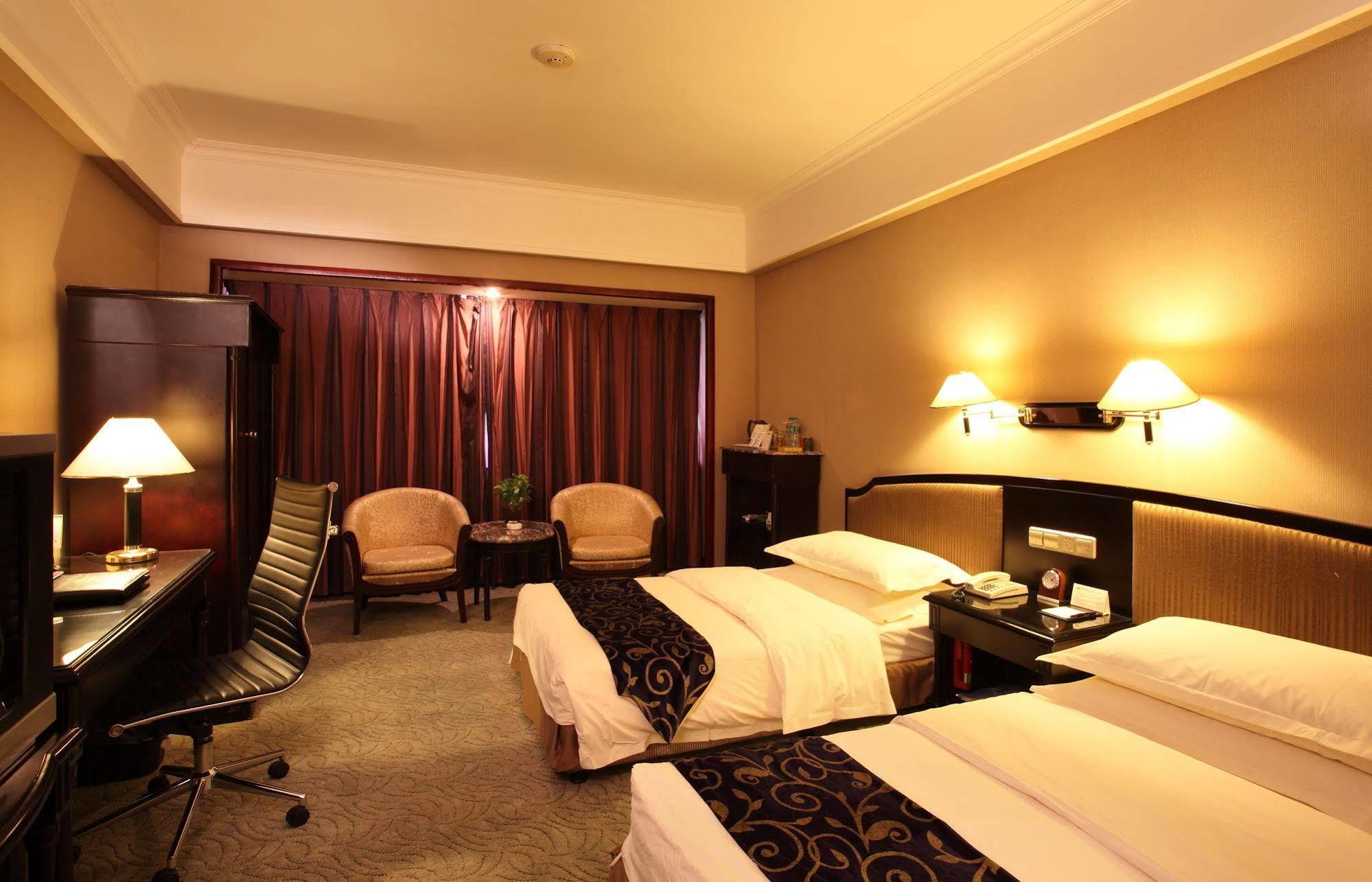 Weilai Conifer Hotel เจิ้งโจว ภายนอก รูปภาพ