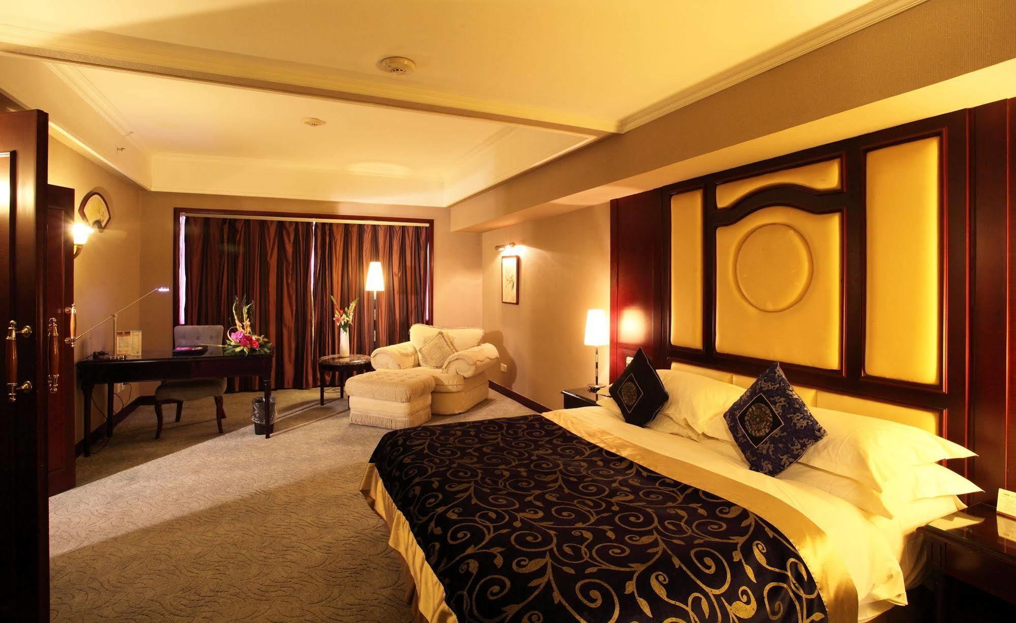 Weilai Conifer Hotel เจิ้งโจว ภายนอก รูปภาพ