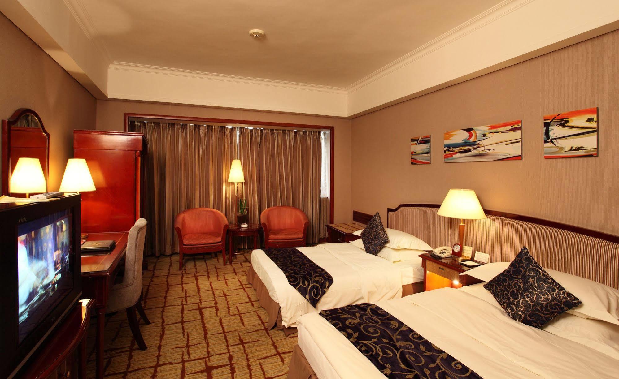 Weilai Conifer Hotel เจิ้งโจว ภายนอก รูปภาพ